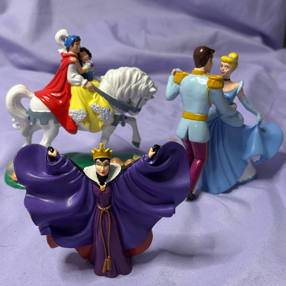 Disney Royal Adventure Figurine Set